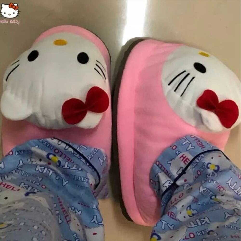 ♡ NWOT Hello Kitty House Slippers Women's Sz. 8 or 8.5